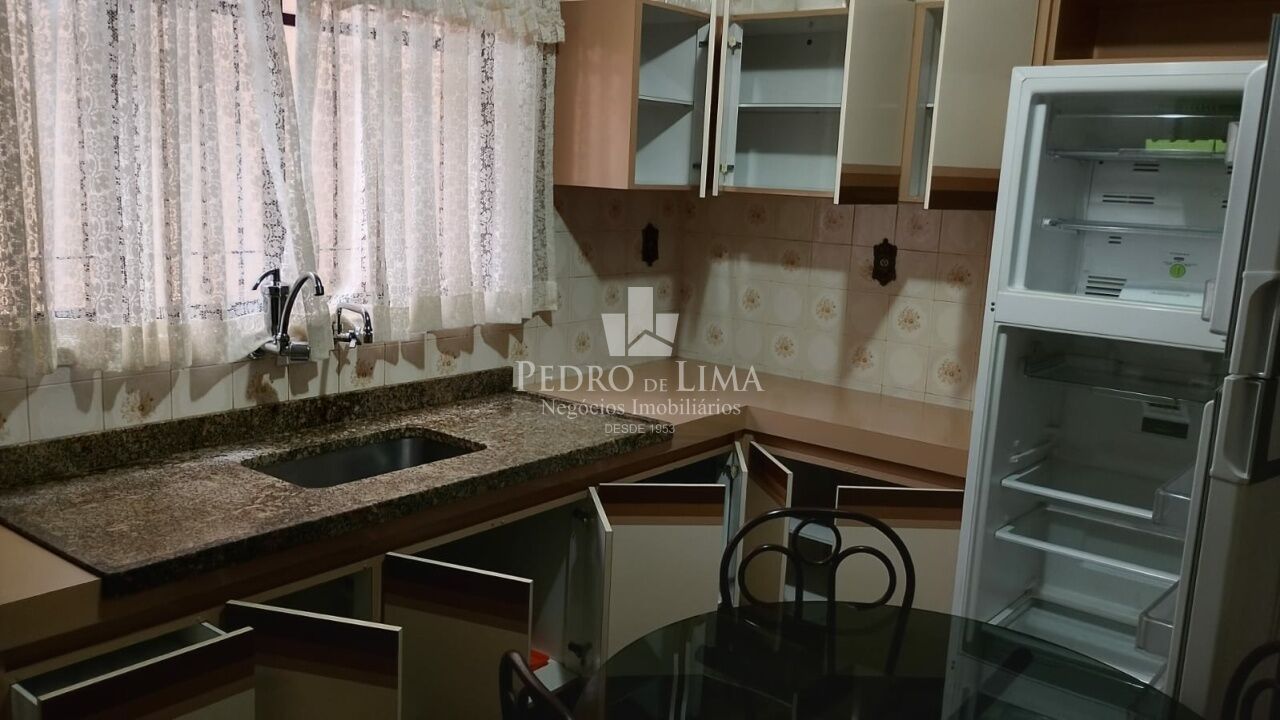 Sobrado Residencial de 3 Dormitórios,2 Vagas, Área Gourmet, Próximo ao Metrô Guilhermina