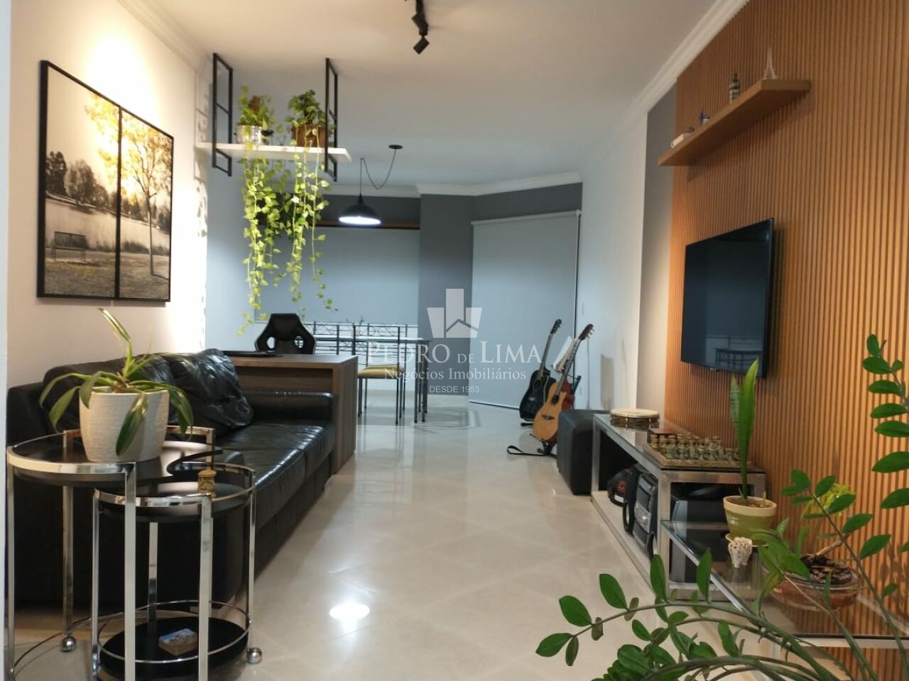 Apartamento  3 quartos sendo 1 suíte ,  3 banheiros, 2 vagas,  Condomínio Saint German Anália Franco