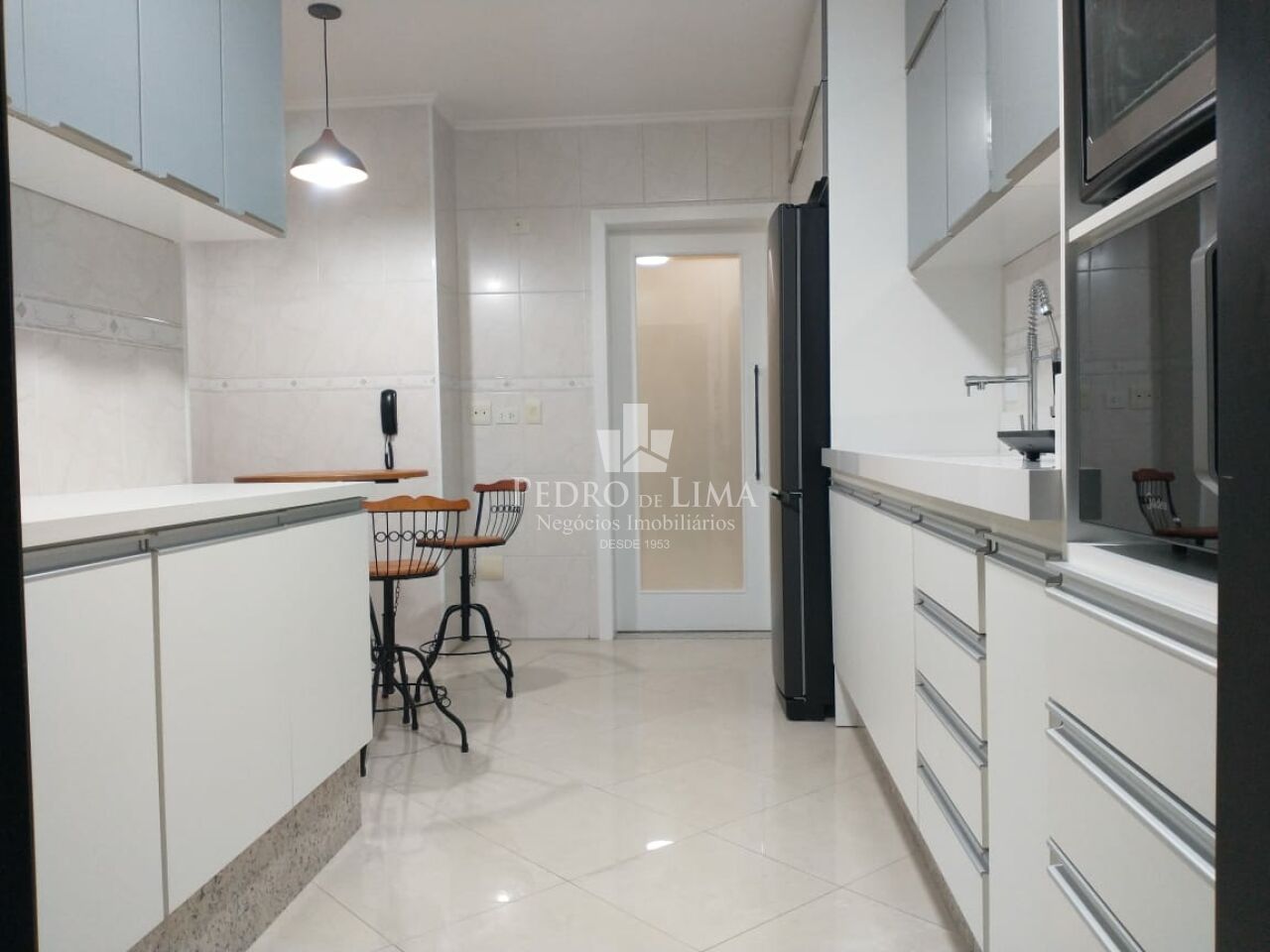 Apartamento  3 quartos sendo 1 suíte ,  3 banheiros, 2 vagas,  Condomínio Saint German Anália Franco