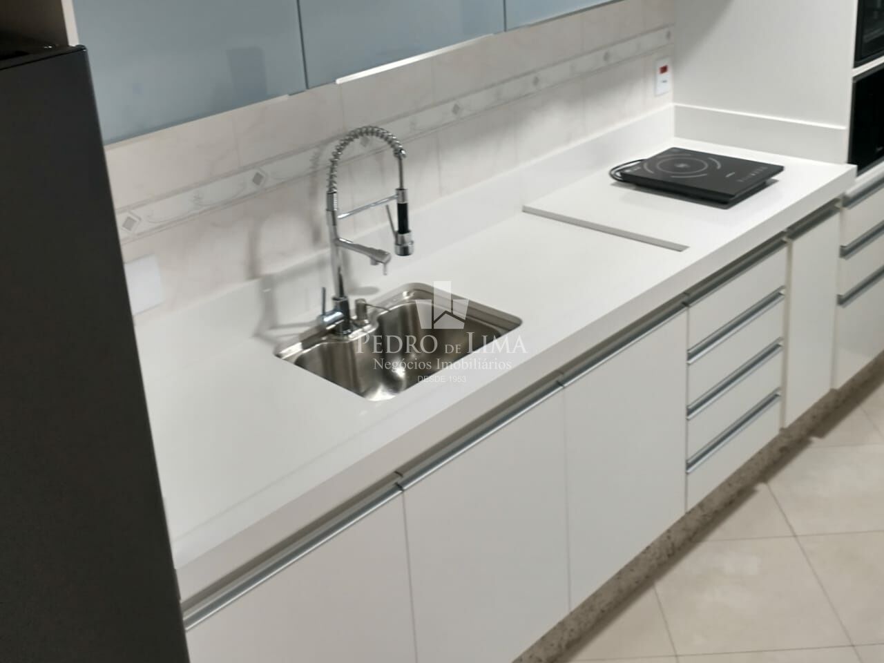 Apartamento  3 quartos sendo 1 suíte ,  3 banheiros, 2 vagas,  Condomínio Saint German Anália Franco