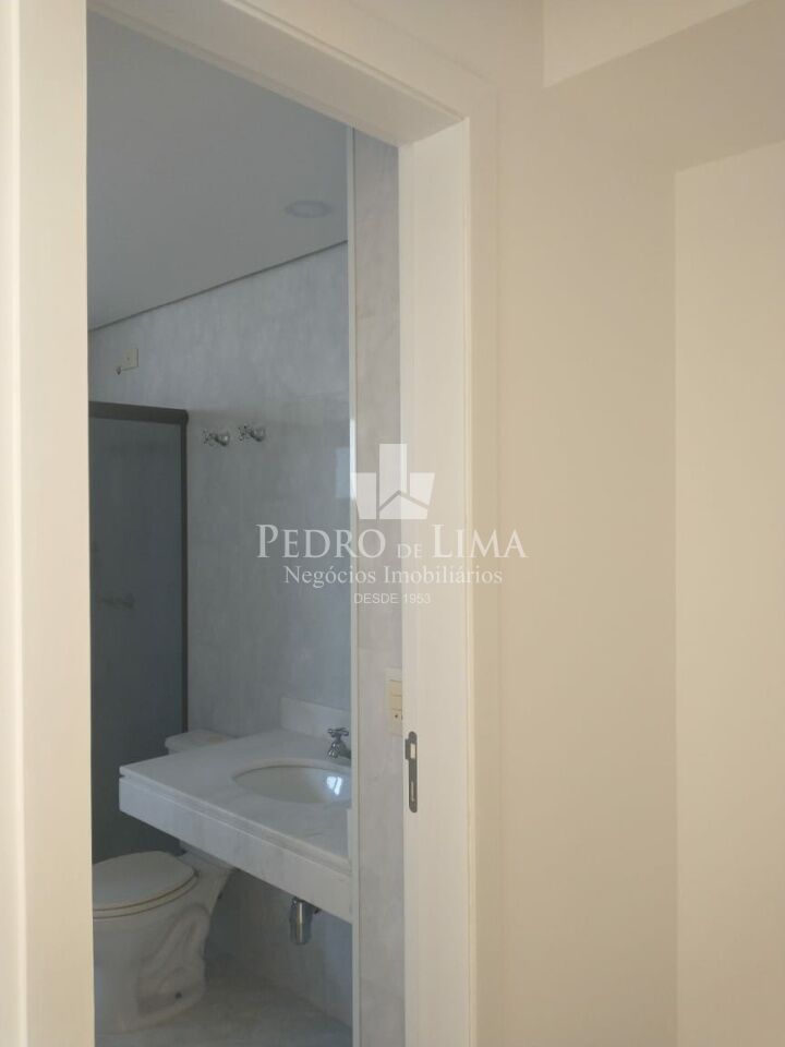 Apartamento  3 quartos sendo 1 suíte ,  3 banheiros, 2 vagas,  Condomínio Saint German Anália Franco