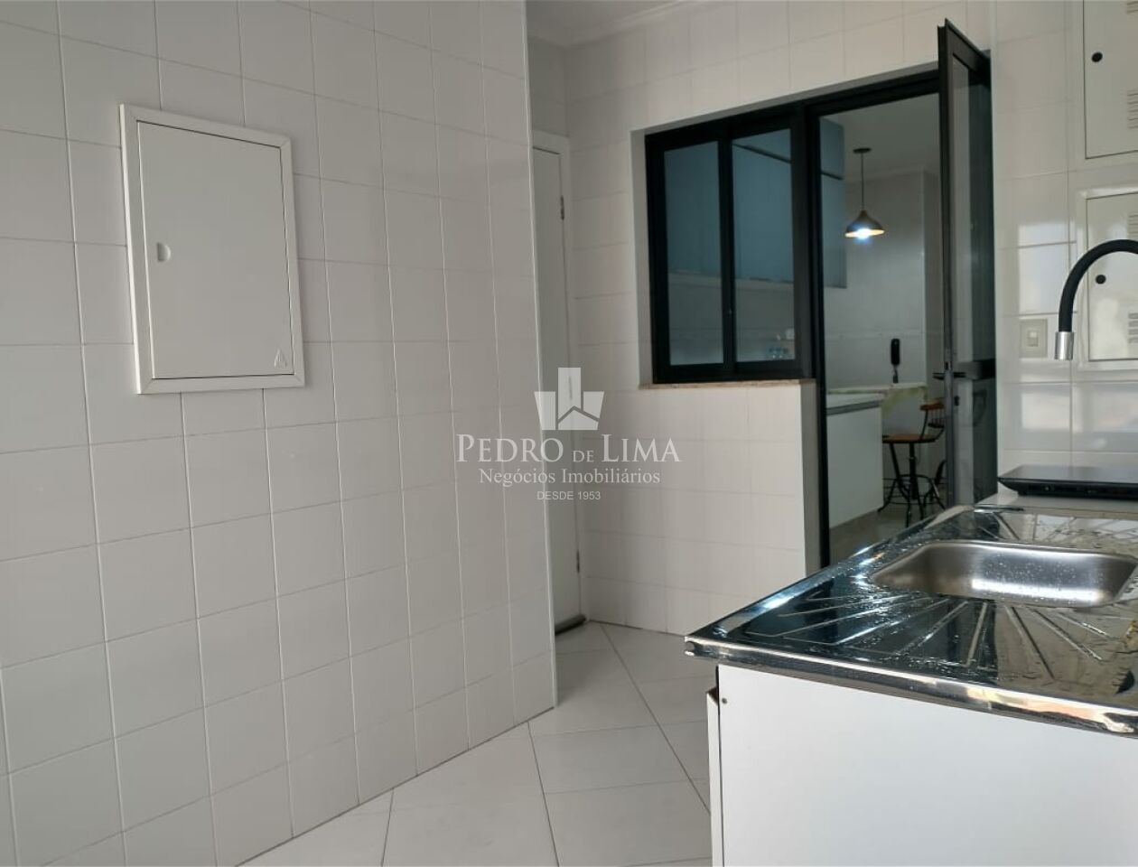 Apartamento  3 quartos sendo 1 suíte ,  3 banheiros, 2 vagas,  Condomínio Saint German Anália Franco