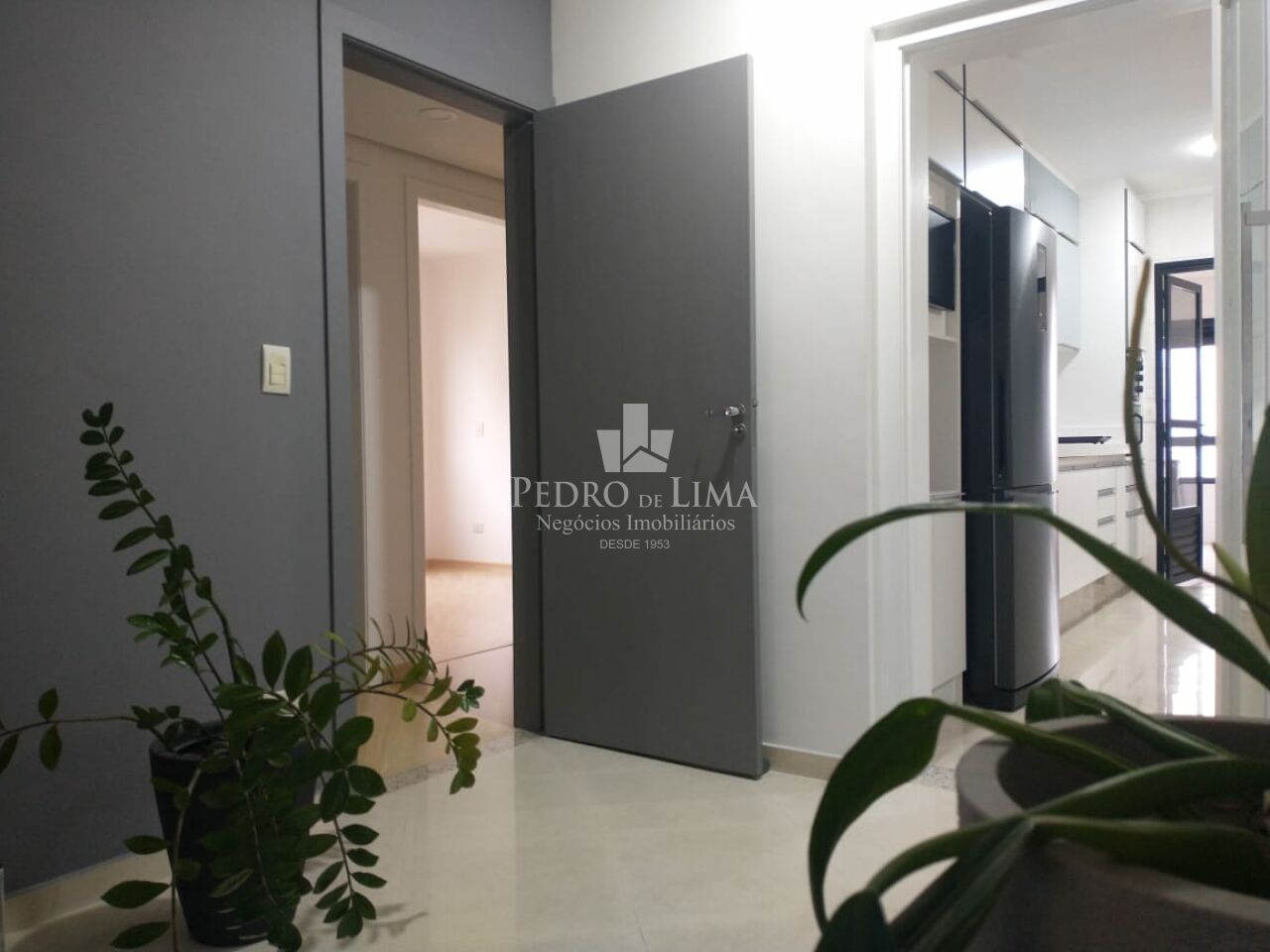 Apartamento  3 quartos sendo 1 suíte ,  3 banheiros, 2 vagas,  Condomínio Saint German Anália Franco