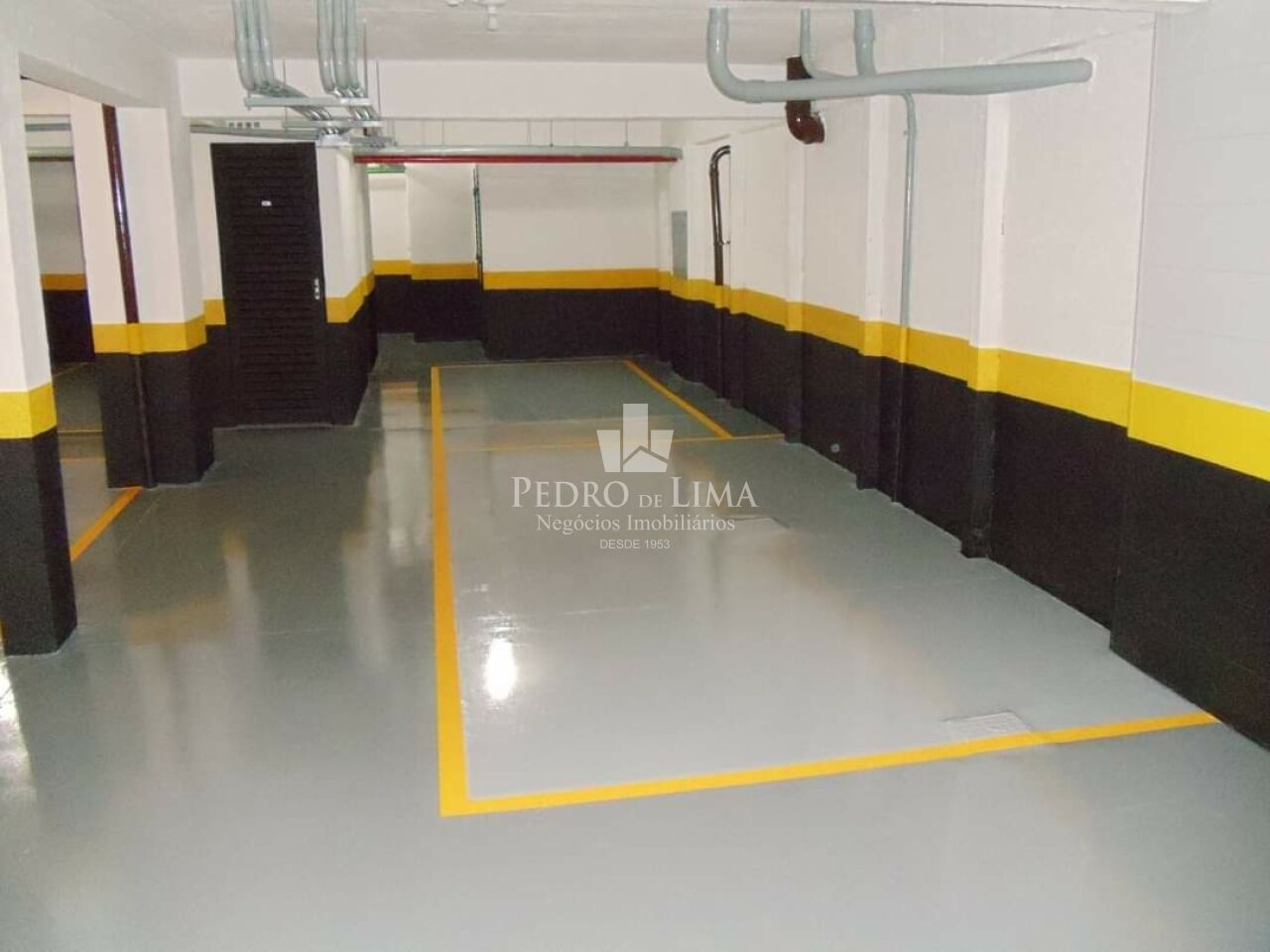 Apartamento  3 quartos sendo 1 suíte ,  3 banheiros, 2 vagas,  Condomínio Saint German Anália Franco