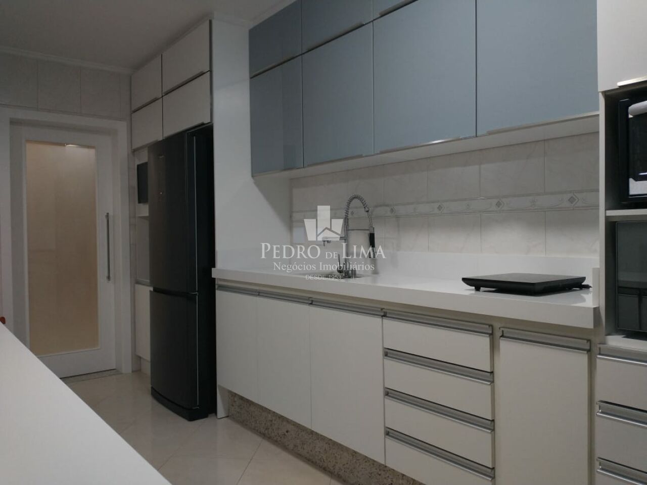 Apartamento  3 quartos sendo 1 suíte ,  3 banheiros, 2 vagas,  Condomínio Saint German Anália Franco