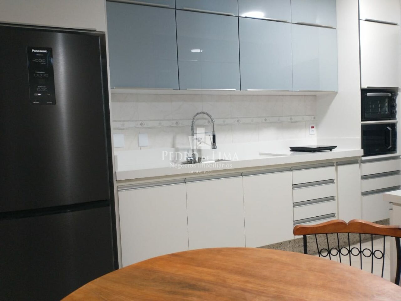 Apartamento  3 quartos sendo 1 suíte ,  3 banheiros, 2 vagas,  Condomínio Saint German Anália Franco