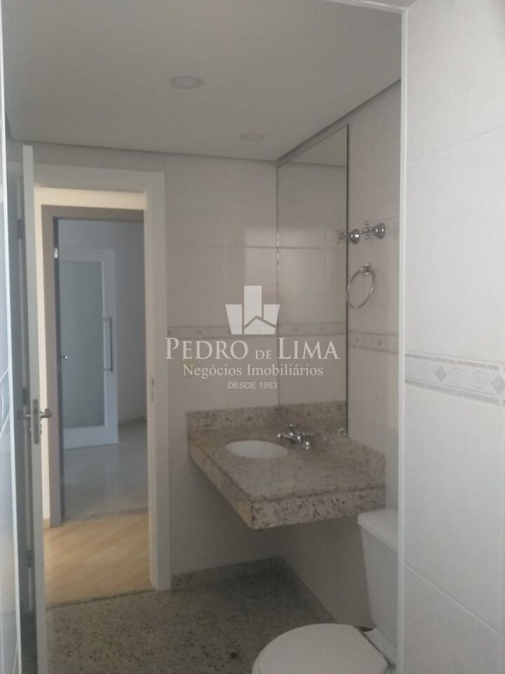 Apartamento  3 quartos sendo 1 suíte ,  3 banheiros, 2 vagas,  Condomínio Saint German Anália Franco