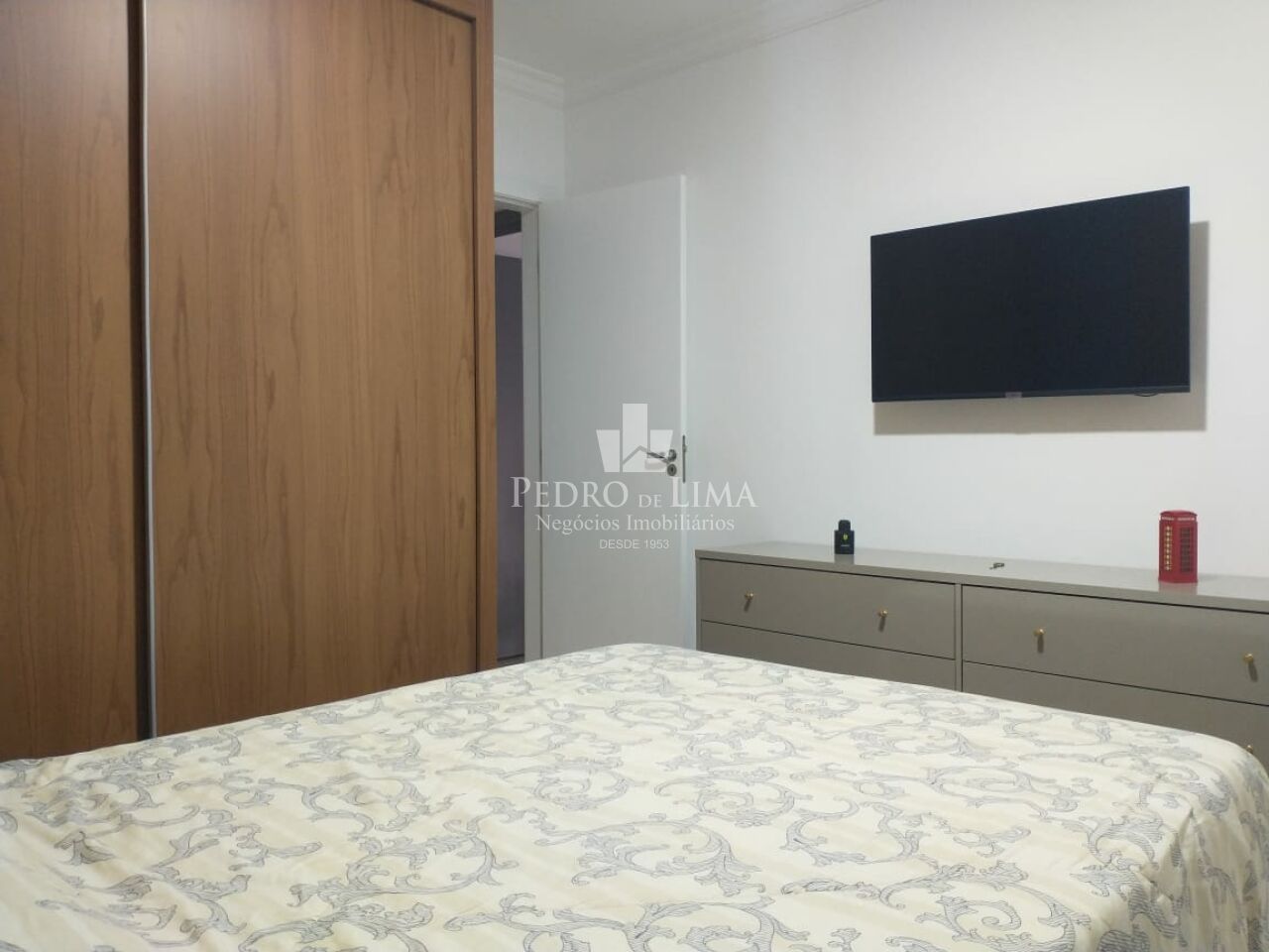Apartamento  3 quartos sendo 1 suíte ,  3 banheiros, 2 vagas,  Condomínio Saint German Anália Franco