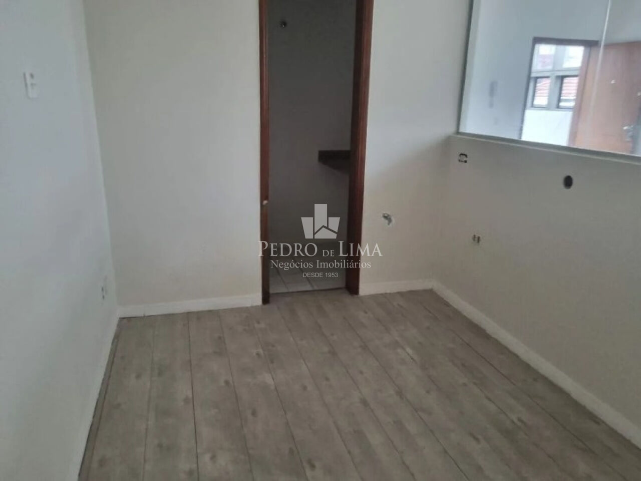 Prédio Comercial Tatuapé , a 50 metros da Rua Emília Marengo 250m²