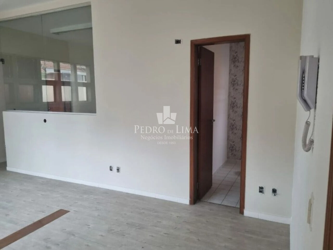 Prédio Comercial Tatuapé , a 50 metros da Rua Emília Marengo 250m²