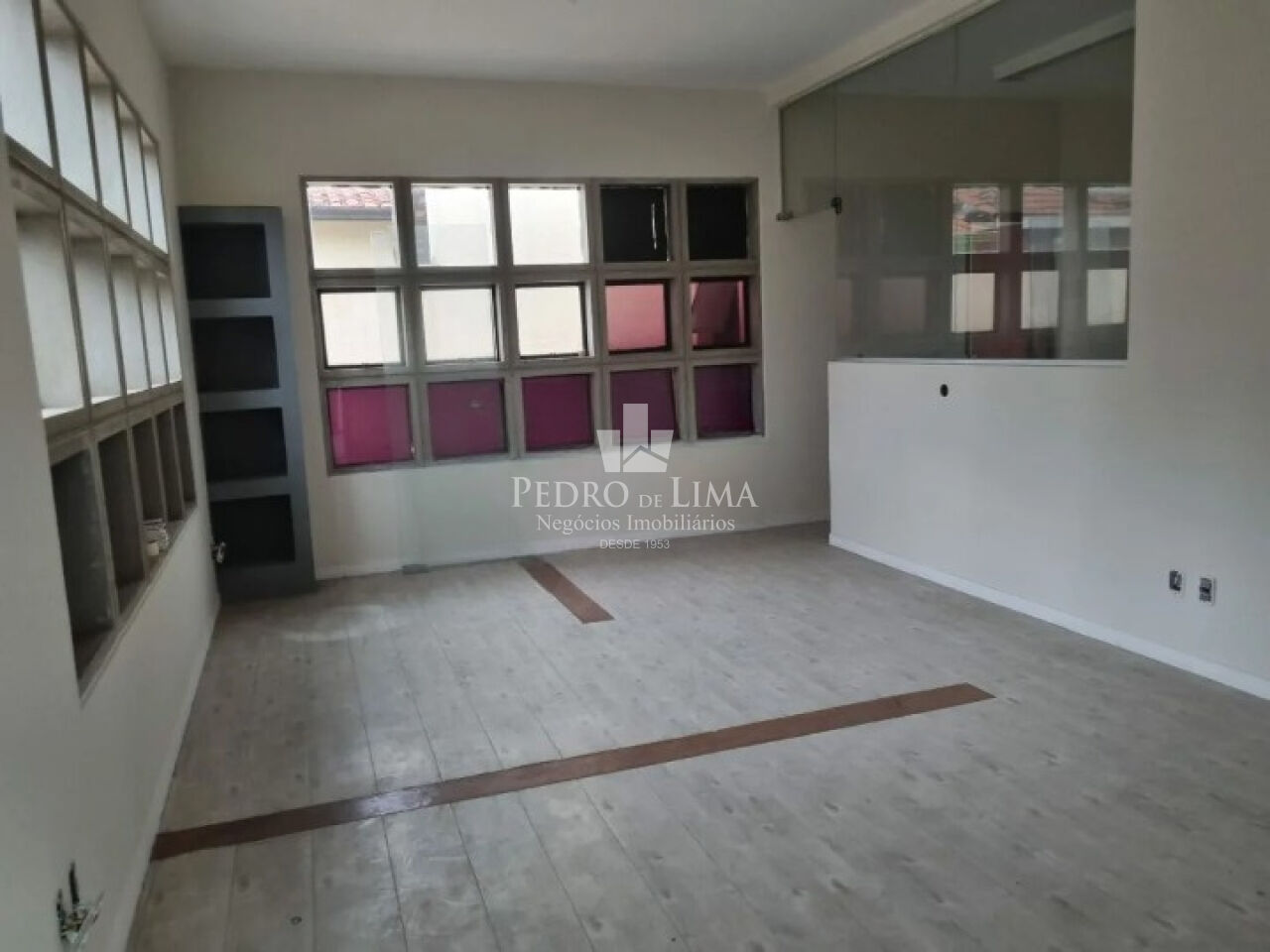 Prédio Comercial Tatuapé , a 50 metros da Rua Emília Marengo 250m²