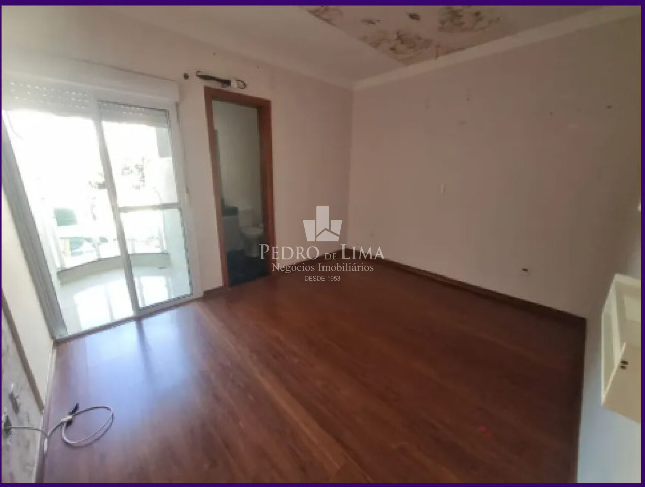 Sobrado Tatuapé 200 m²  3 suítes, churrasqueira, 5 vagas , excelente localização .
