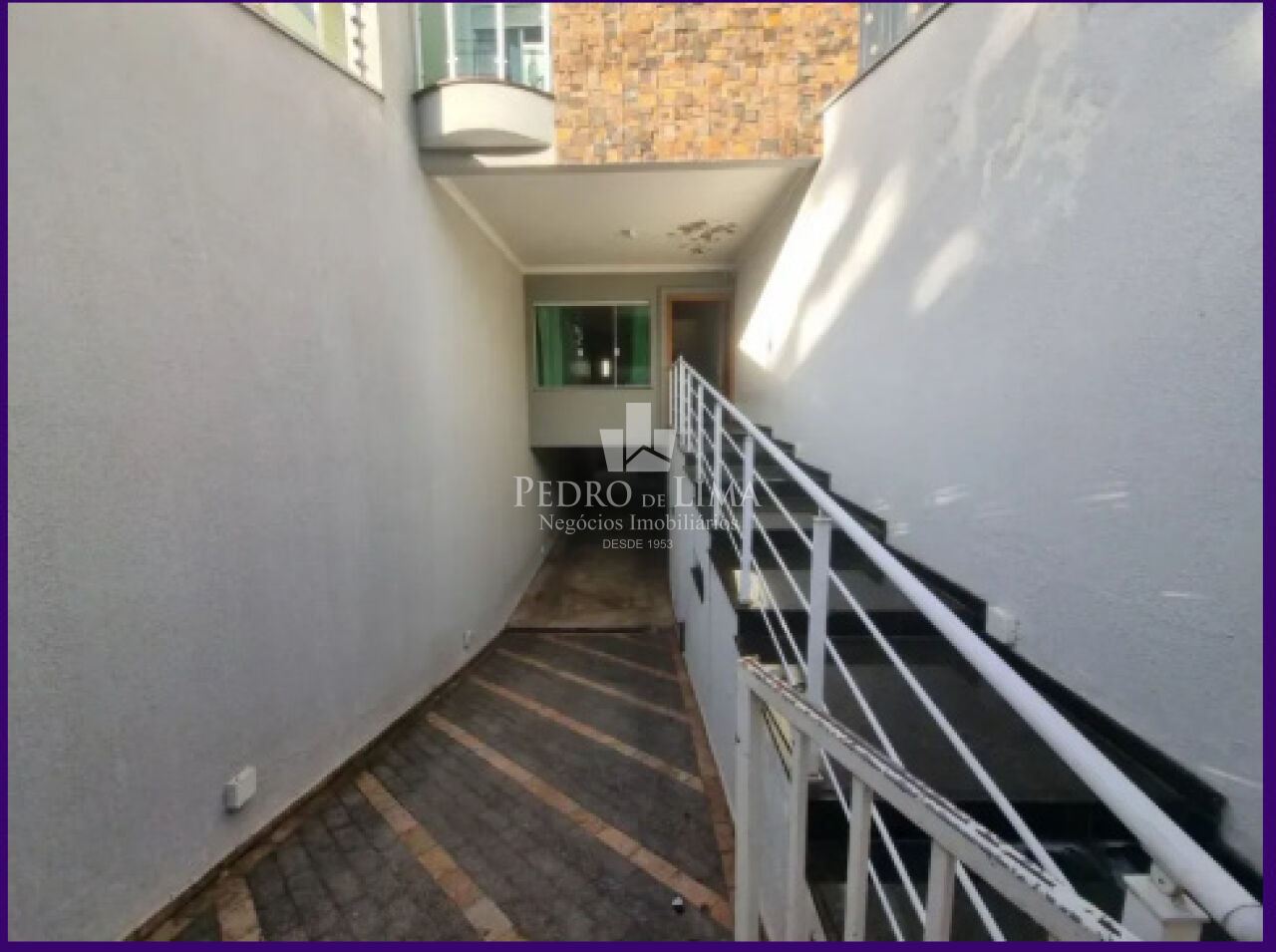Sobrado Tatuapé 200 m²  3 suítes, churrasqueira, 5 vagas , excelente localização .