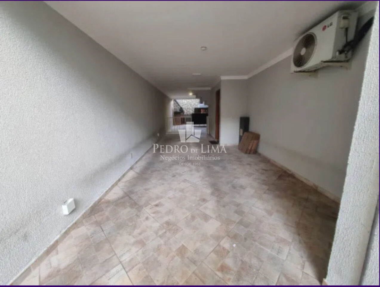 Sobrado Tatuapé 200 m²  3 suítes, churrasqueira, 5 vagas , excelente localização .