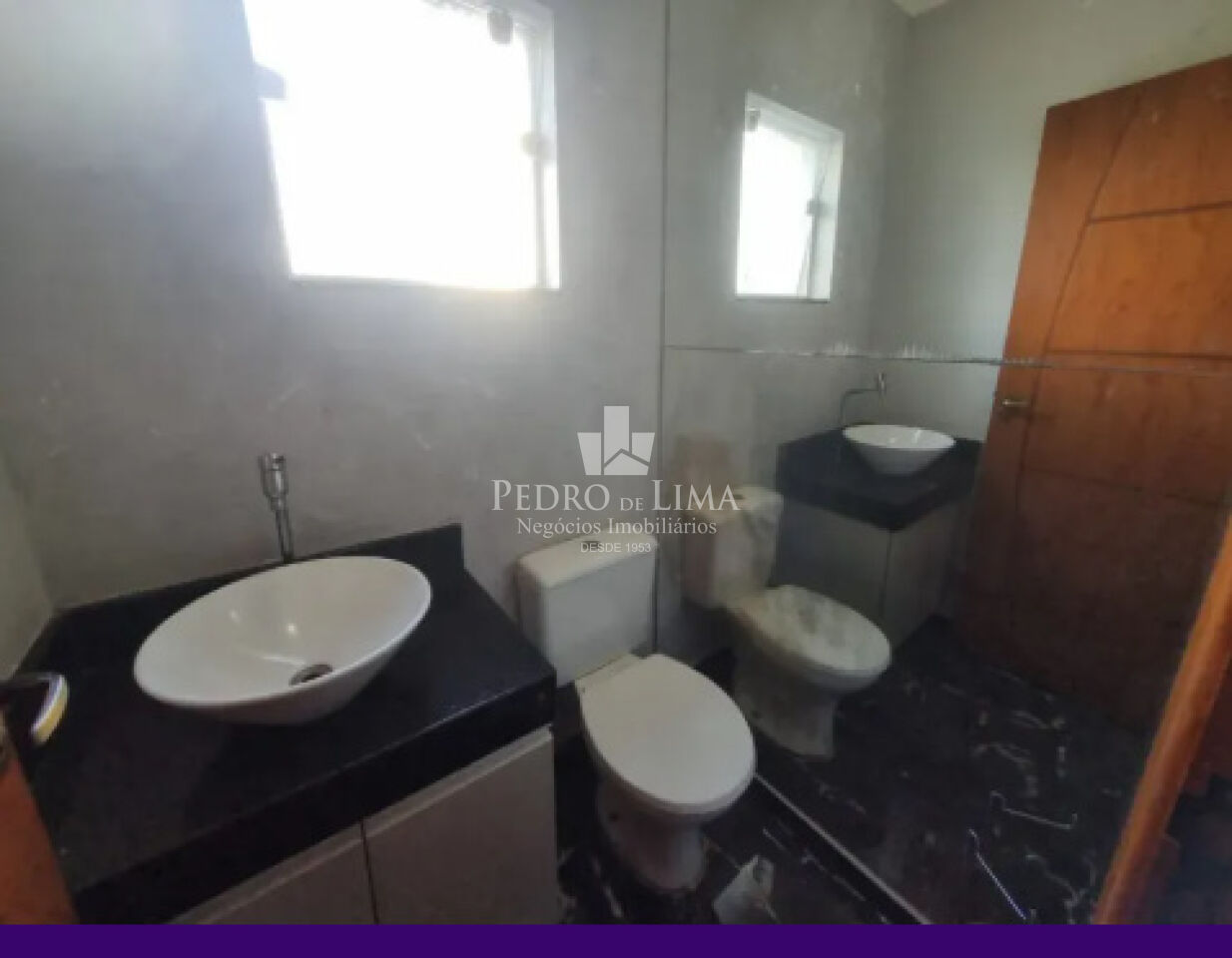 Sobrado Tatuapé 200 m²  3 suítes, churrasqueira, 5 vagas , excelente localização .