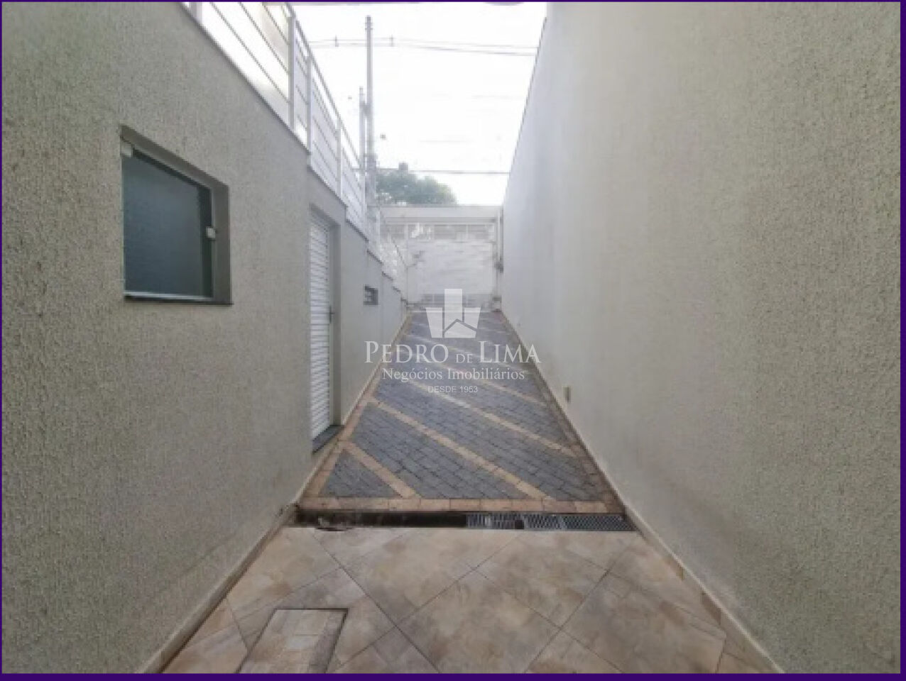 Sobrado Tatuapé 200 m²  3 suítes, churrasqueira, 5 vagas , excelente localização .