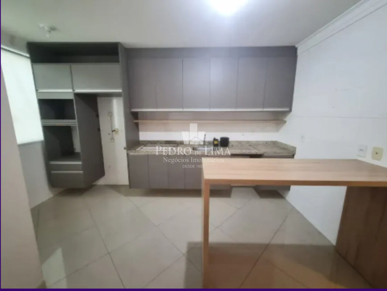 Sobrado Tatuapé 200 m²  3 suítes, churrasqueira, 5 vagas , excelente localização .
