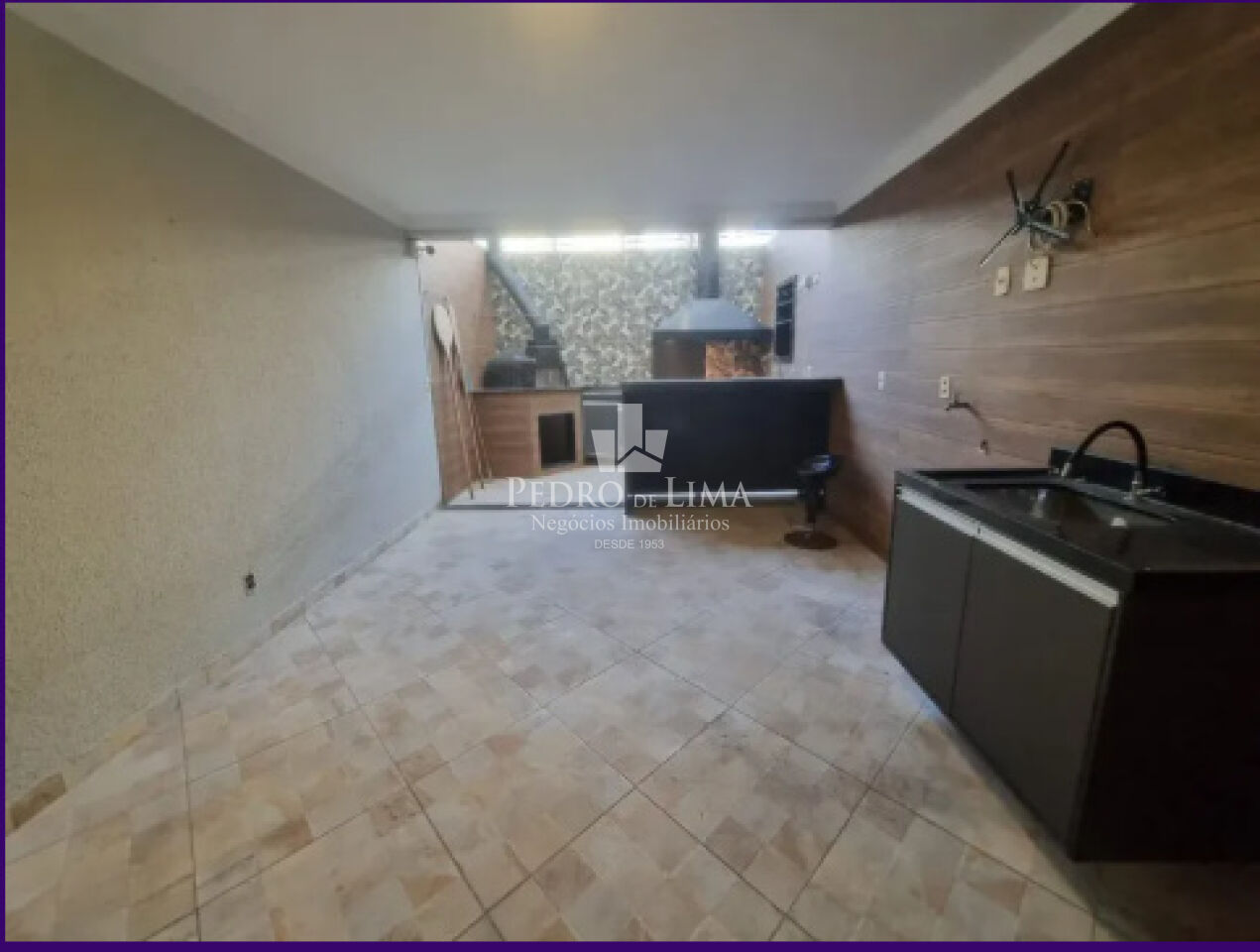 Sobrado Tatuapé 200 m²  3 suítes, churrasqueira, 5 vagas , excelente localização .