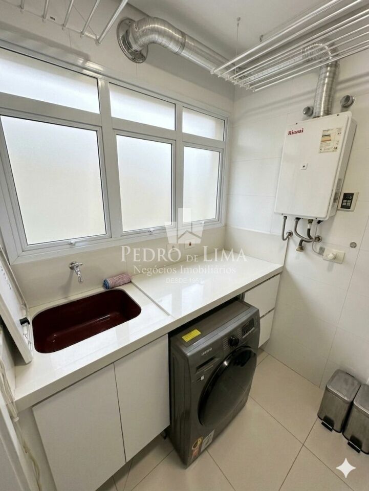 Apartamento no Tatuapé, 95m², 3 dormitórios, 2 vagas, varanda com churrasqueira.