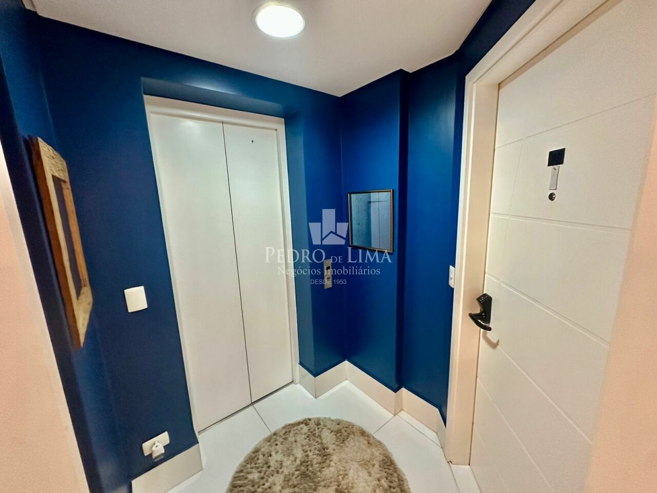 Apartamento no Tatuapé, 95m², 3 dormitórios, 2 vagas, varanda com churrasqueira.