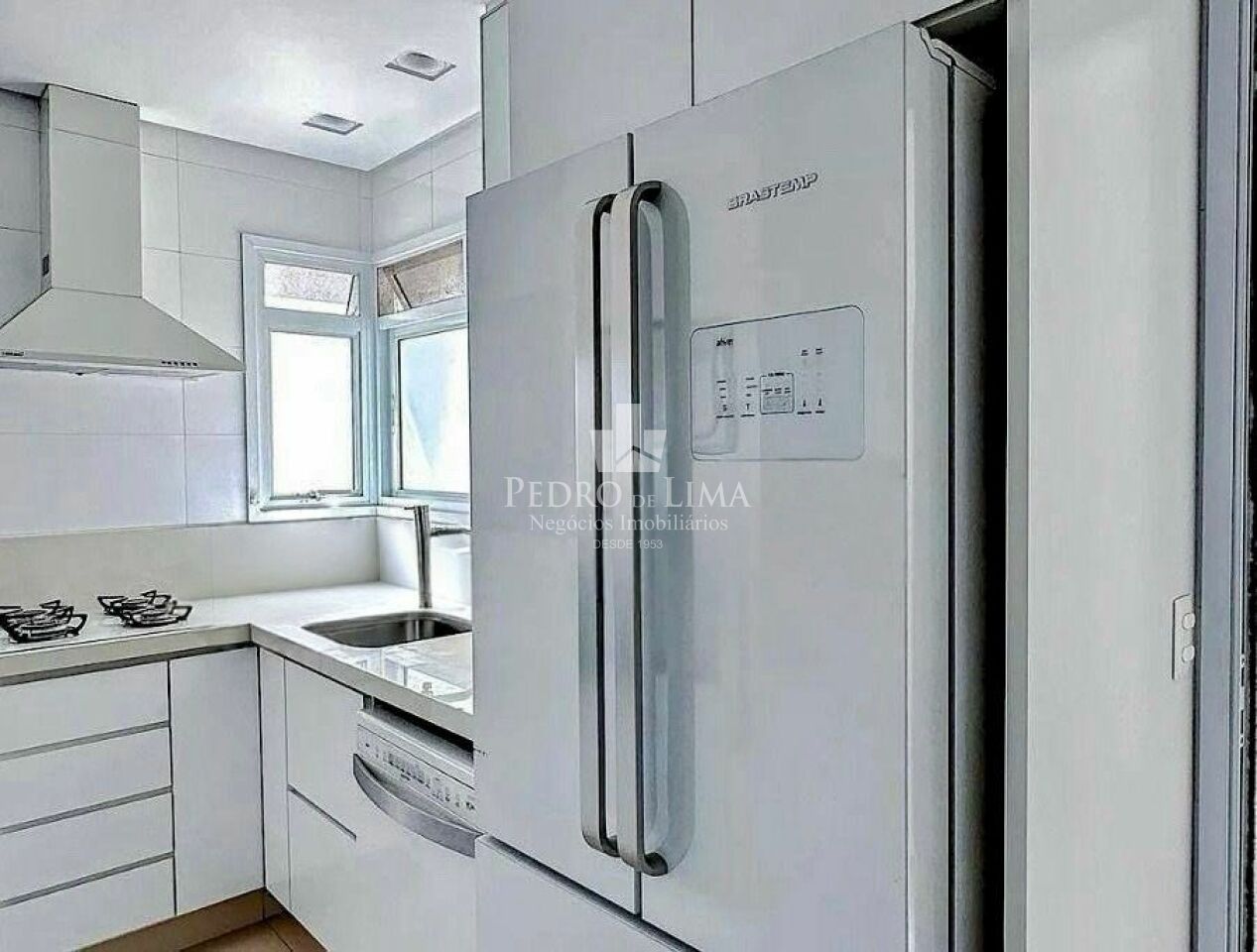 Apartamento no Tatuapé, 95m², 3 dormitórios, 2 vagas, varanda com churrasqueira.