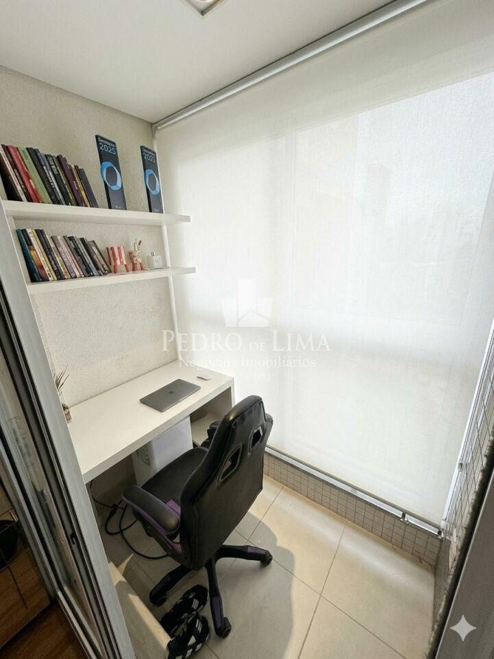 Apartamento no Tatuapé, 95m², 3 dormitórios, 2 vagas, varanda com churrasqueira.