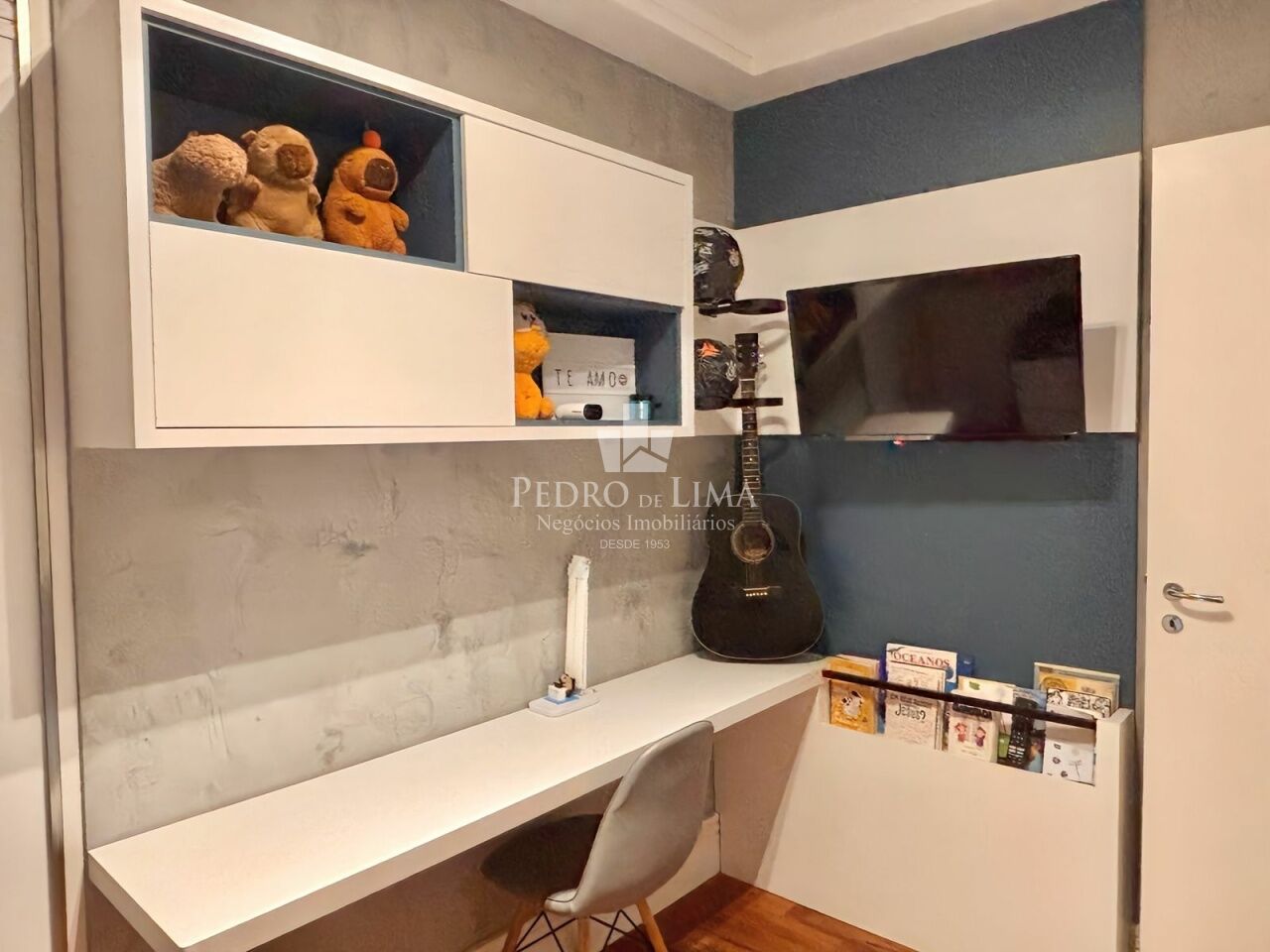 Apartamento no Tatuapé, 95m², 3 dormitórios, 2 vagas, varanda com churrasqueira.