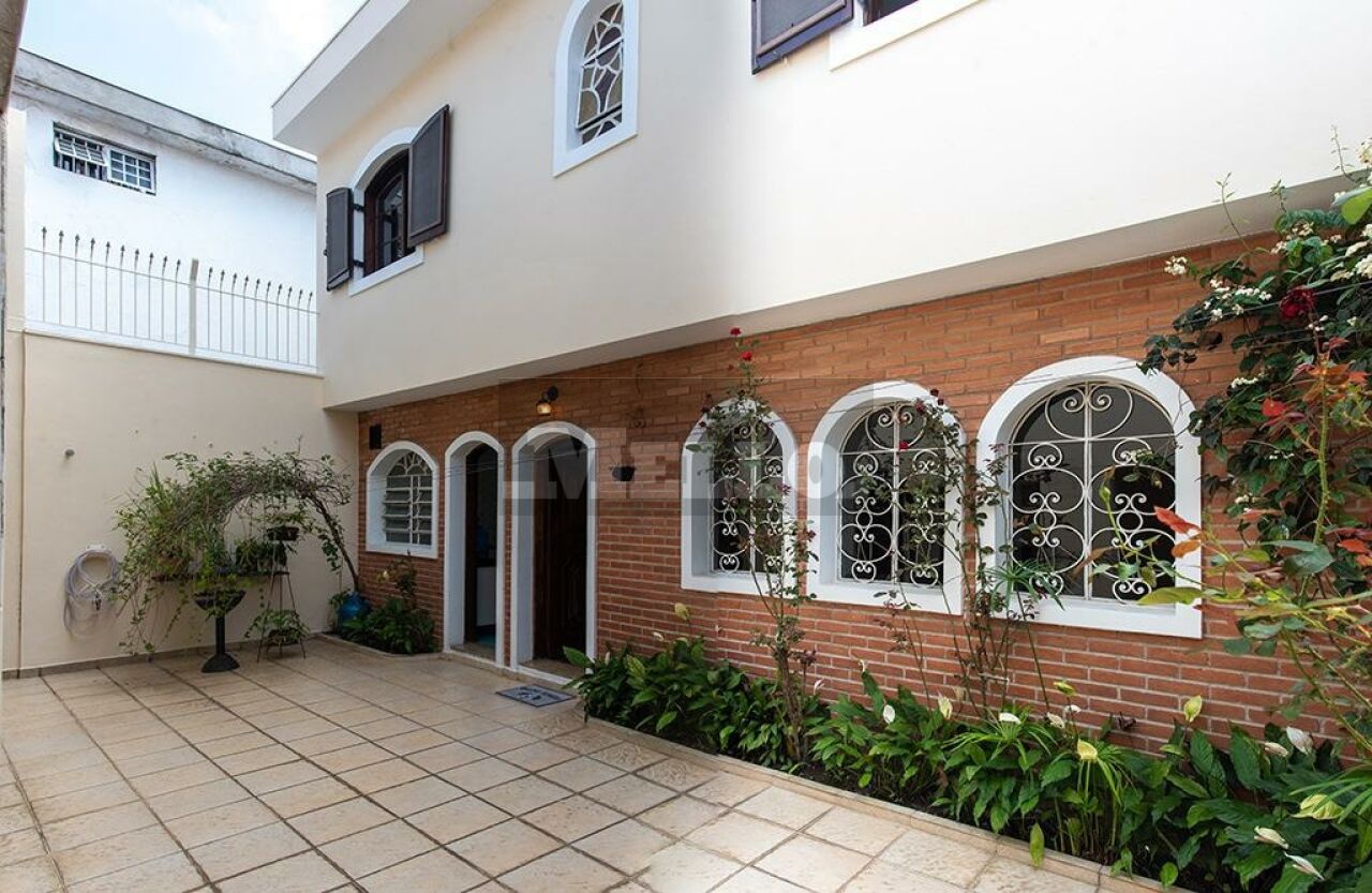 Casa Assobradada para Venda - Saúde