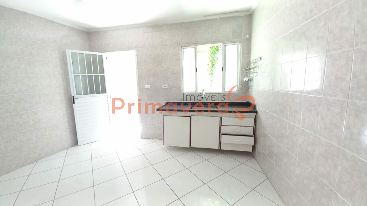 Casa Assobradada para Locação - Parque Maria Domitila