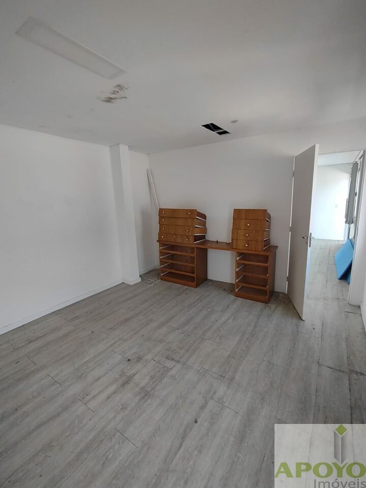 Casa à venda com 3 quartos, 214m² - Foto 14