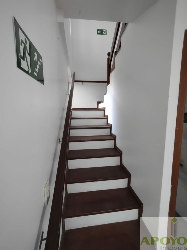 Casa à venda com 3 quartos, 214m² - Foto 8