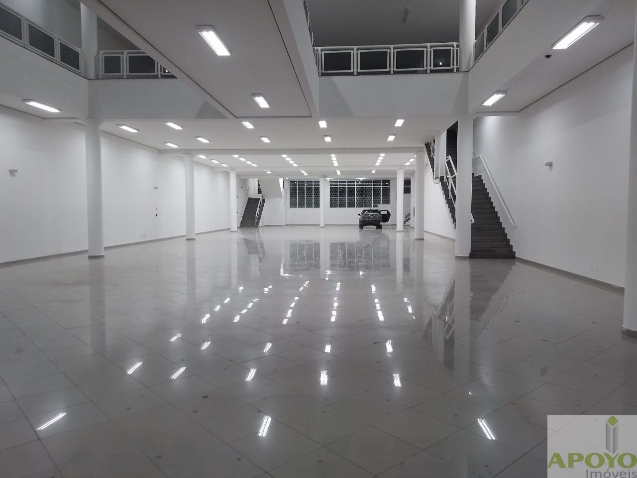 Loja-Salão, 1600 m² - Foto 2