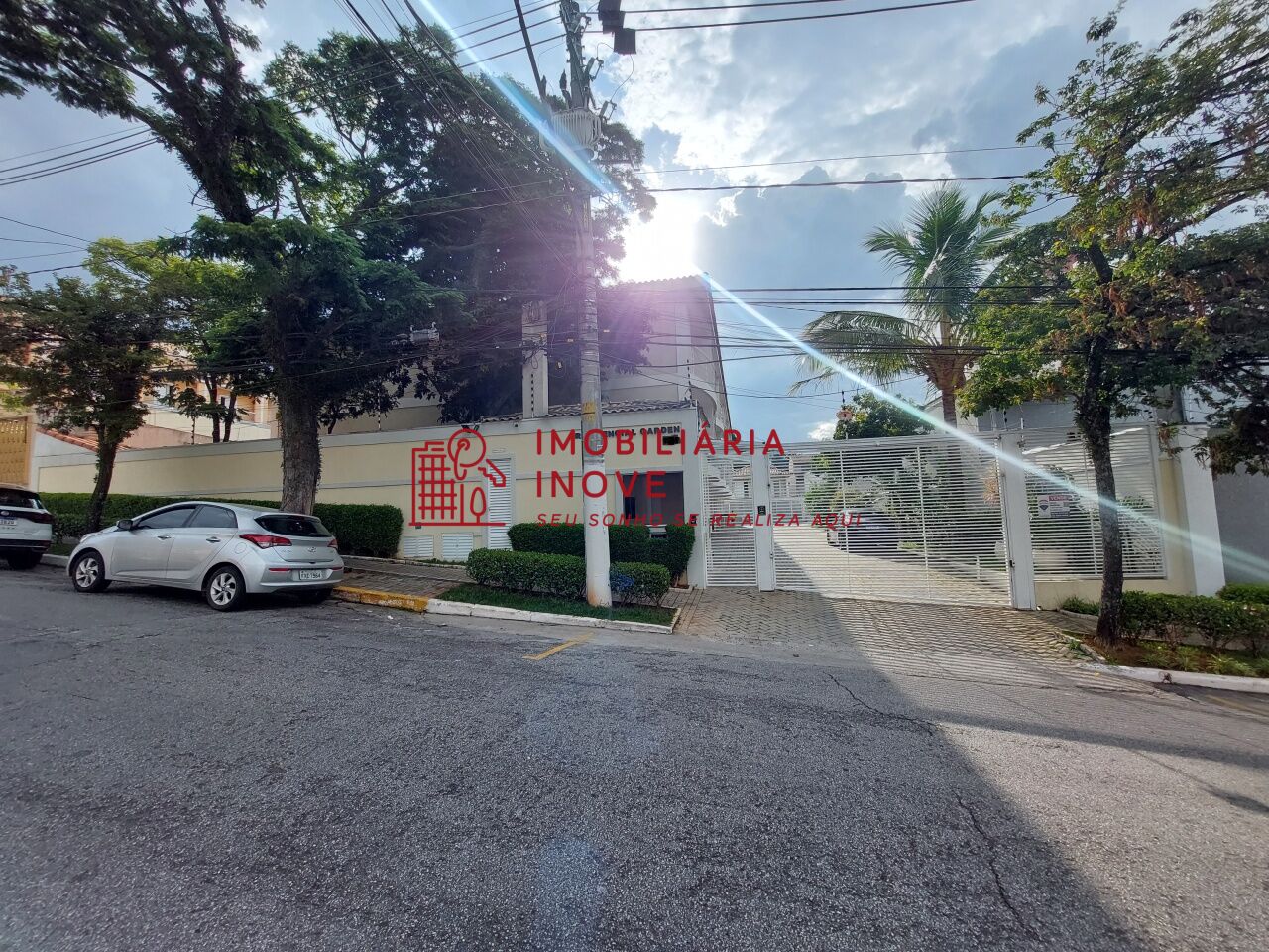 Condomínio para Locação - Vila Santana