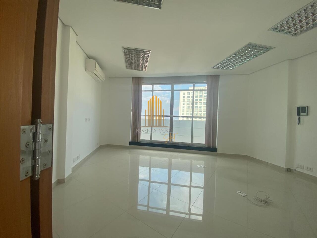 Salas/Conjuntos para Venda - Centro