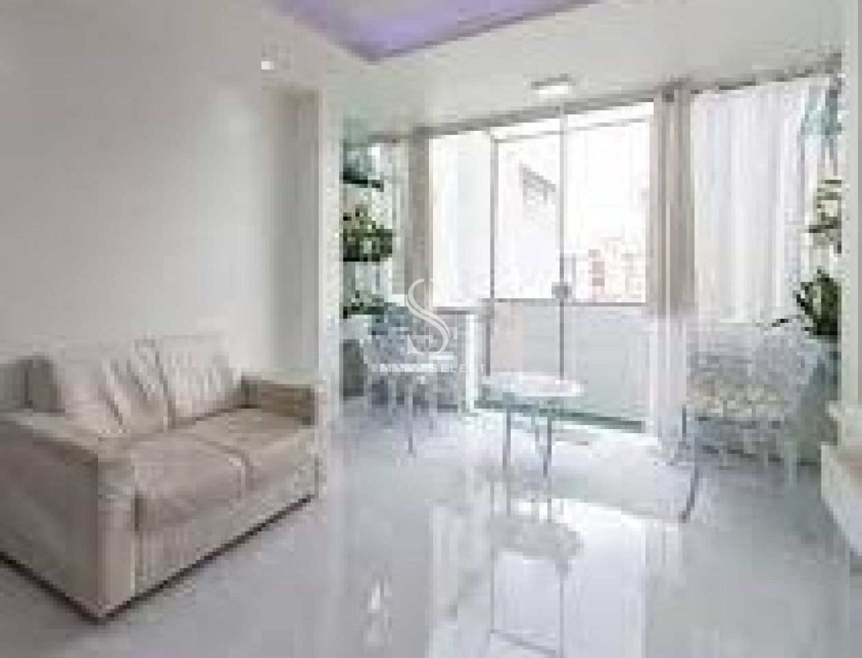 Salas/Conjuntos para Venda - República