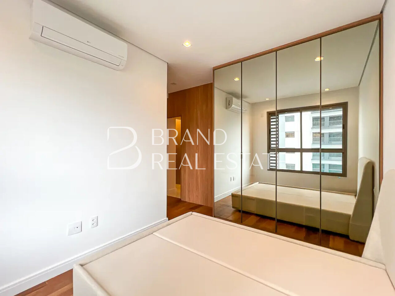 Foto 9 - BR12403