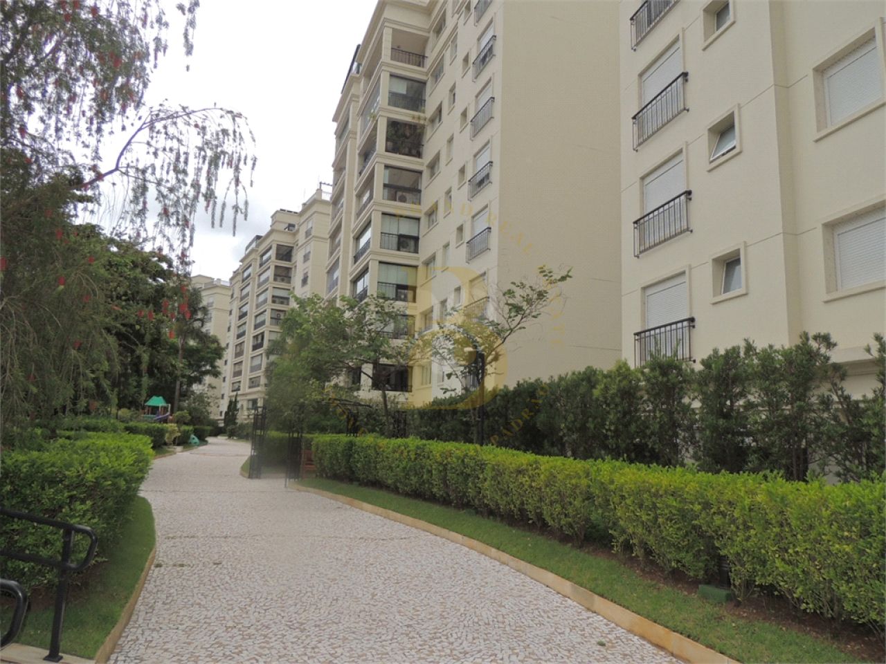 Foto 17 - BR1601