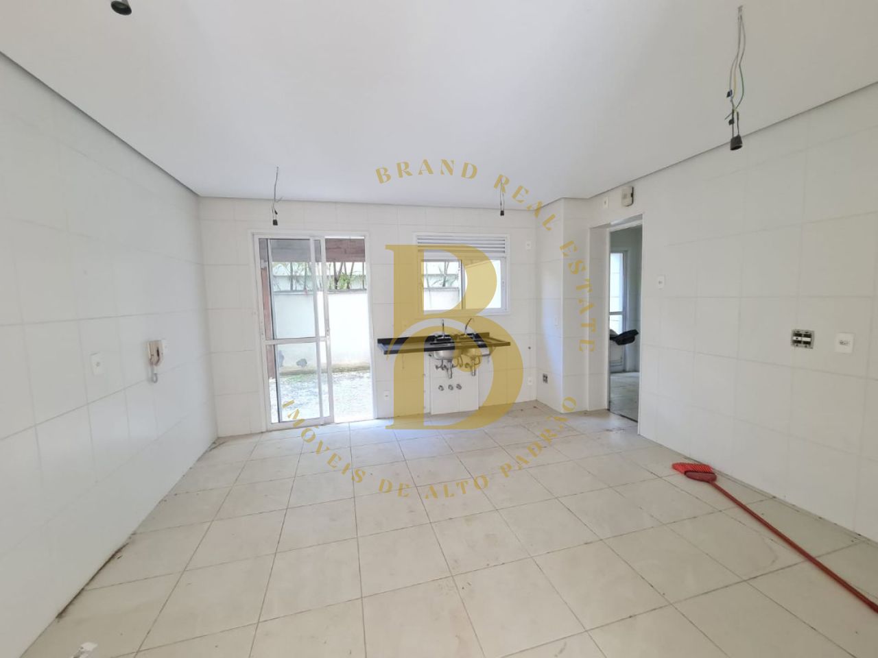 Foto 3 - BR1601