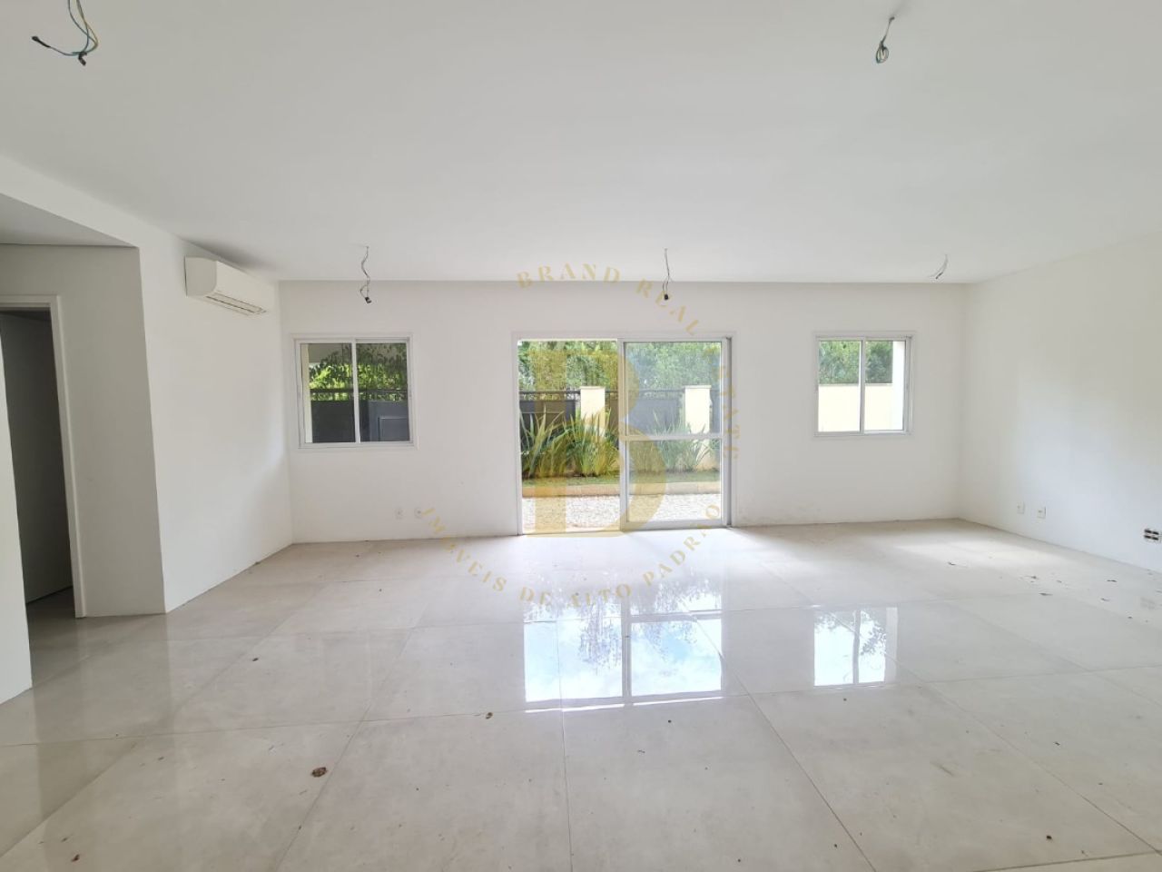 Foto 2 - BR1601