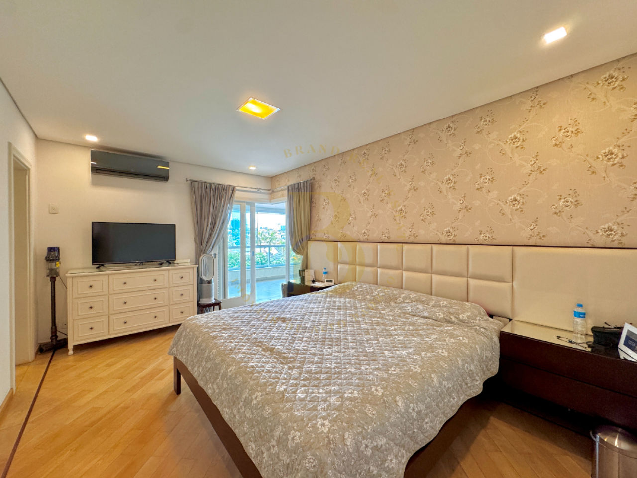 Foto 33 - BR8104