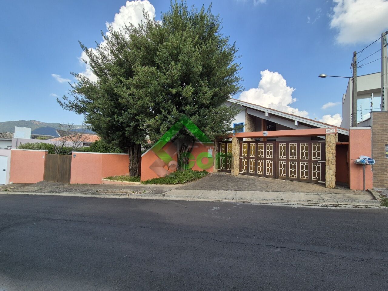 Casas de Bairros para Venda - Nova Gardênia