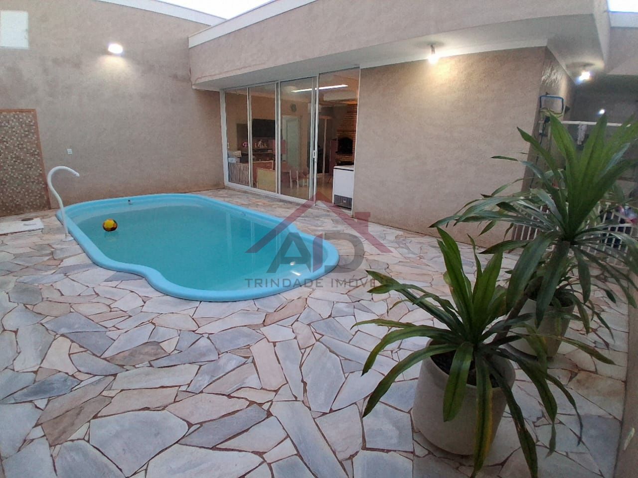 Casa Térrea para Venda - Centro