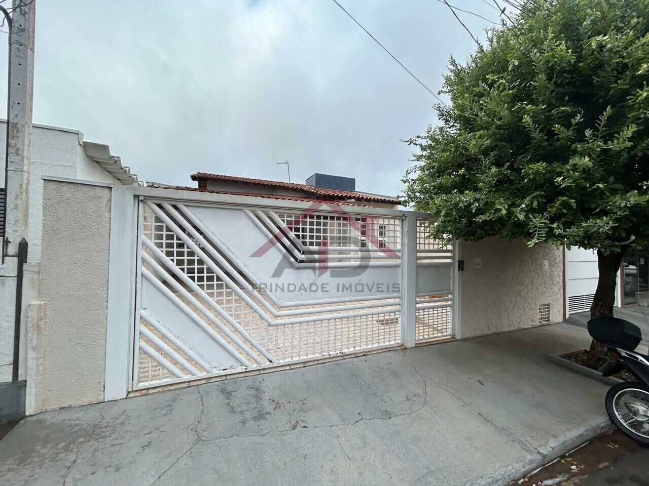 Casa Térrea para Venda - Centro