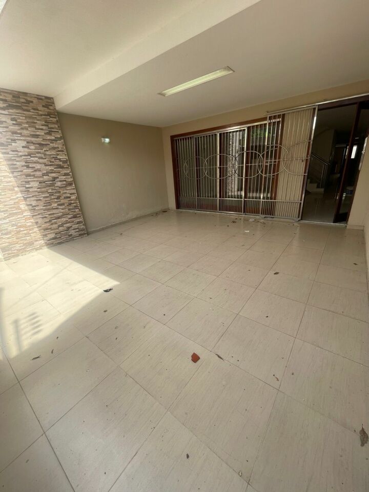 Casa Assobradada para Locação - Centro