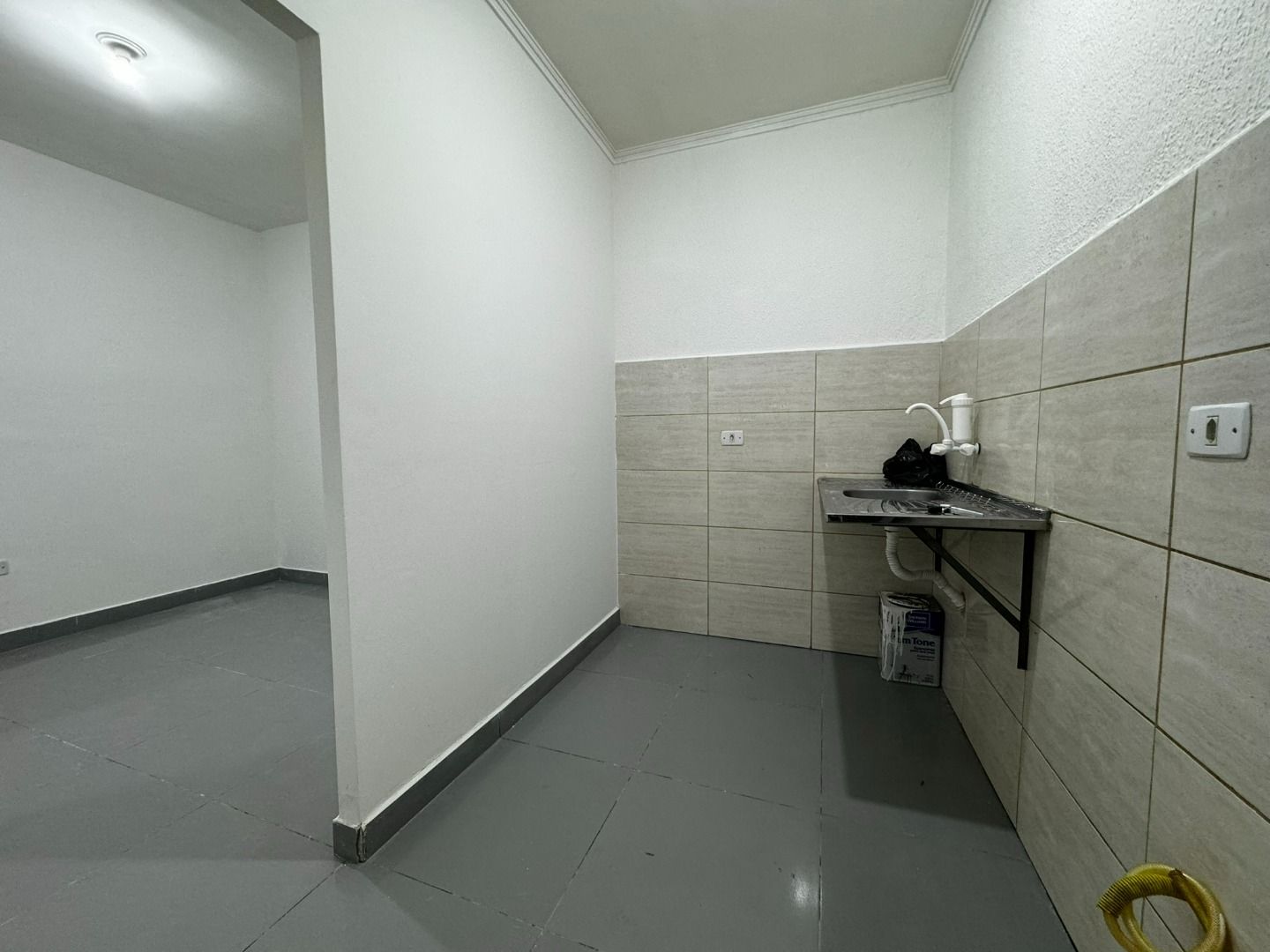 Kitnet para Locação - Quarta Parada