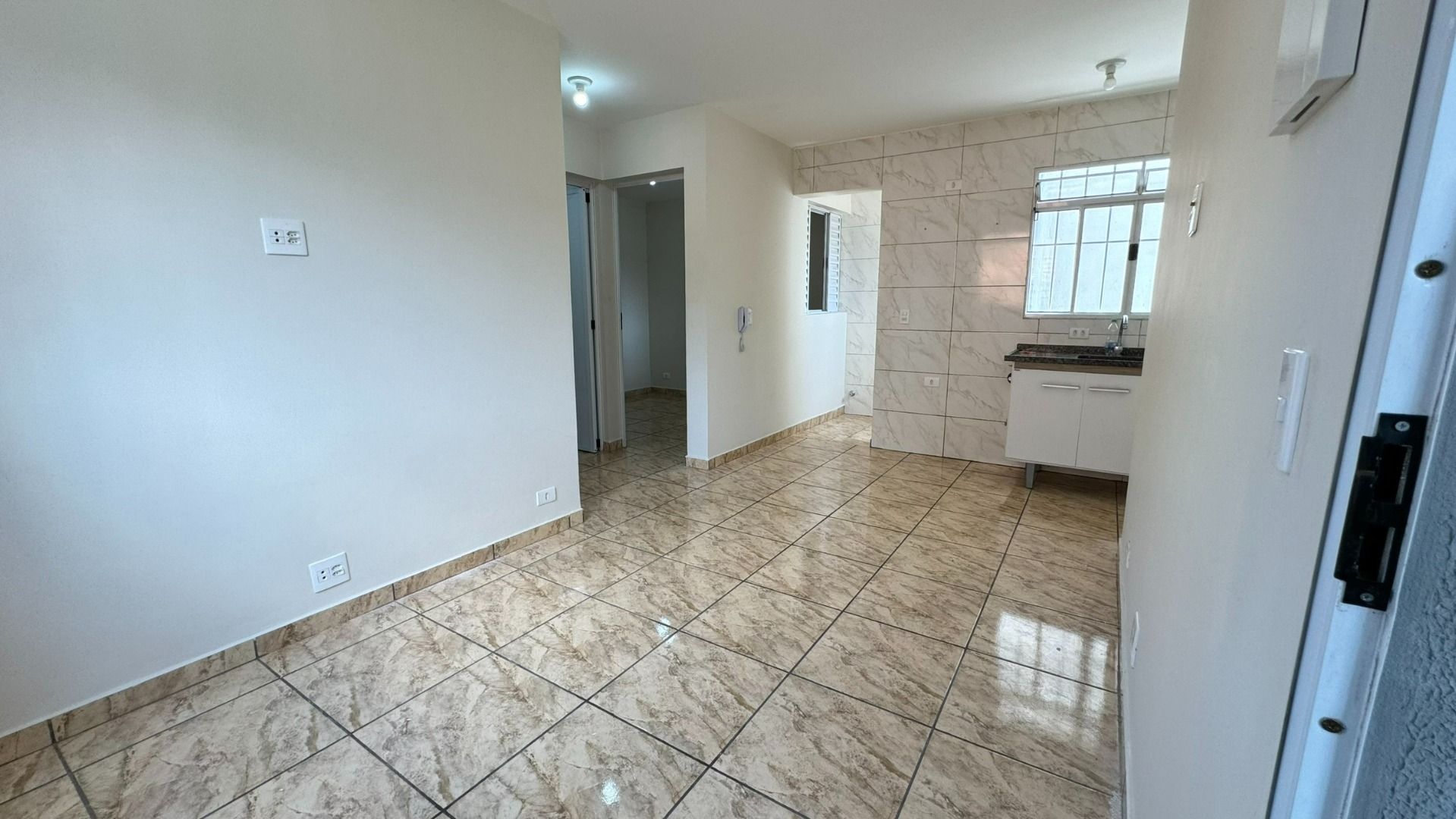 Apartamento para Locação - Vila Tolstoi