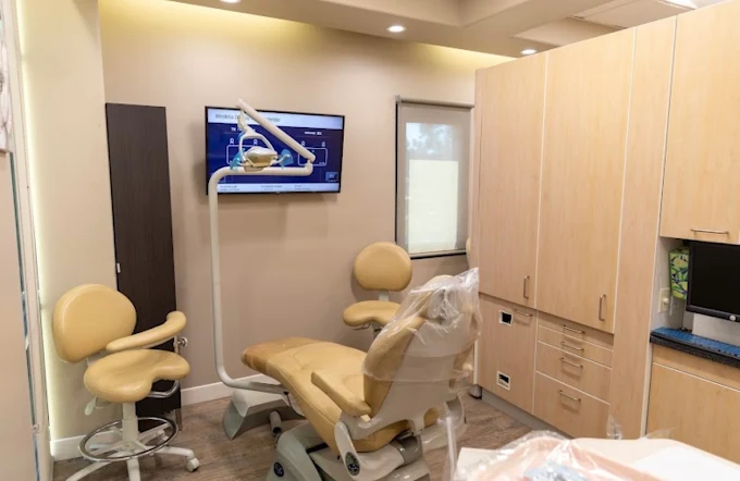 About Bita Farhoumand, DDS