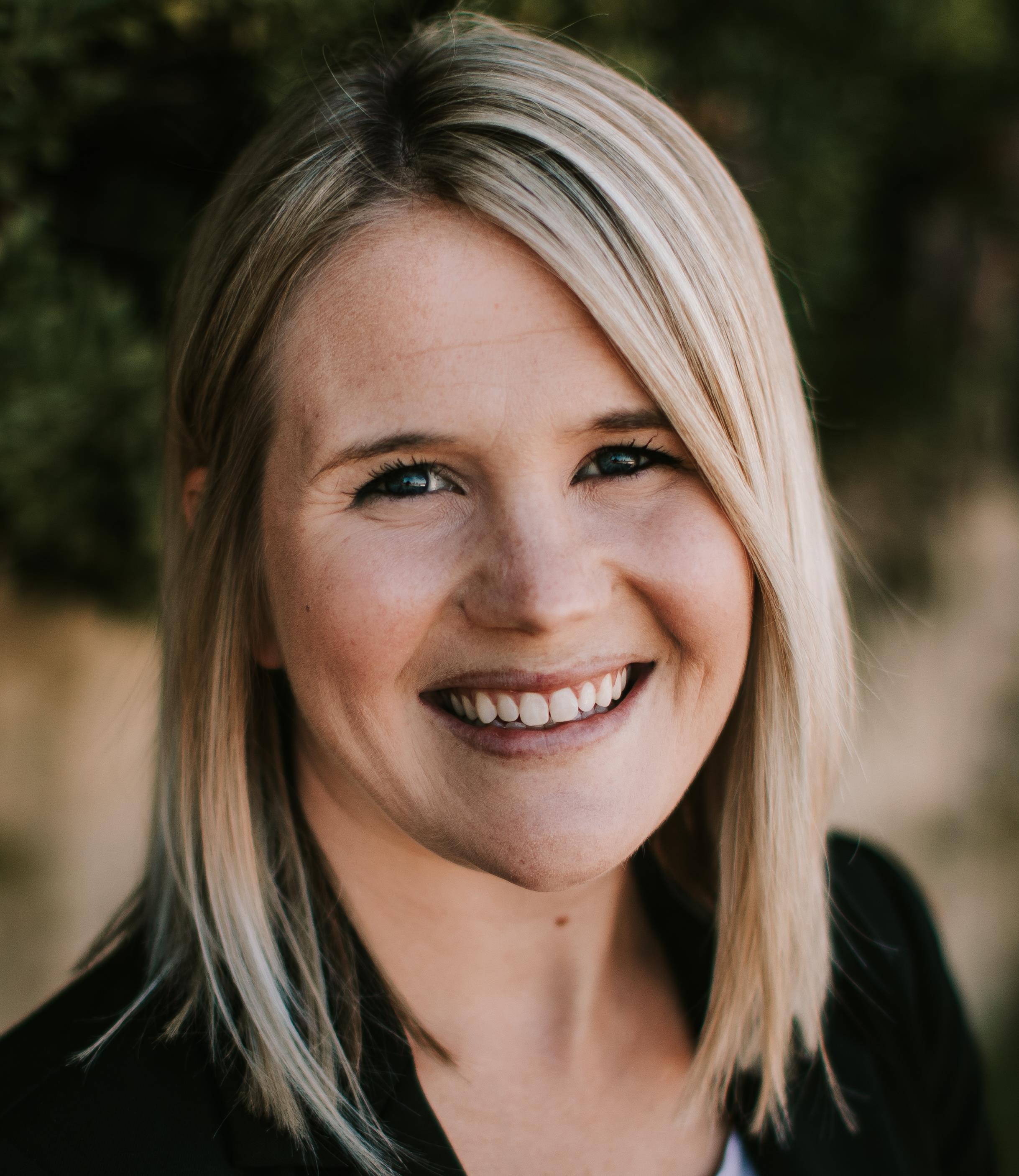 Real Estate Agent Michelle Stapel Washington, MO