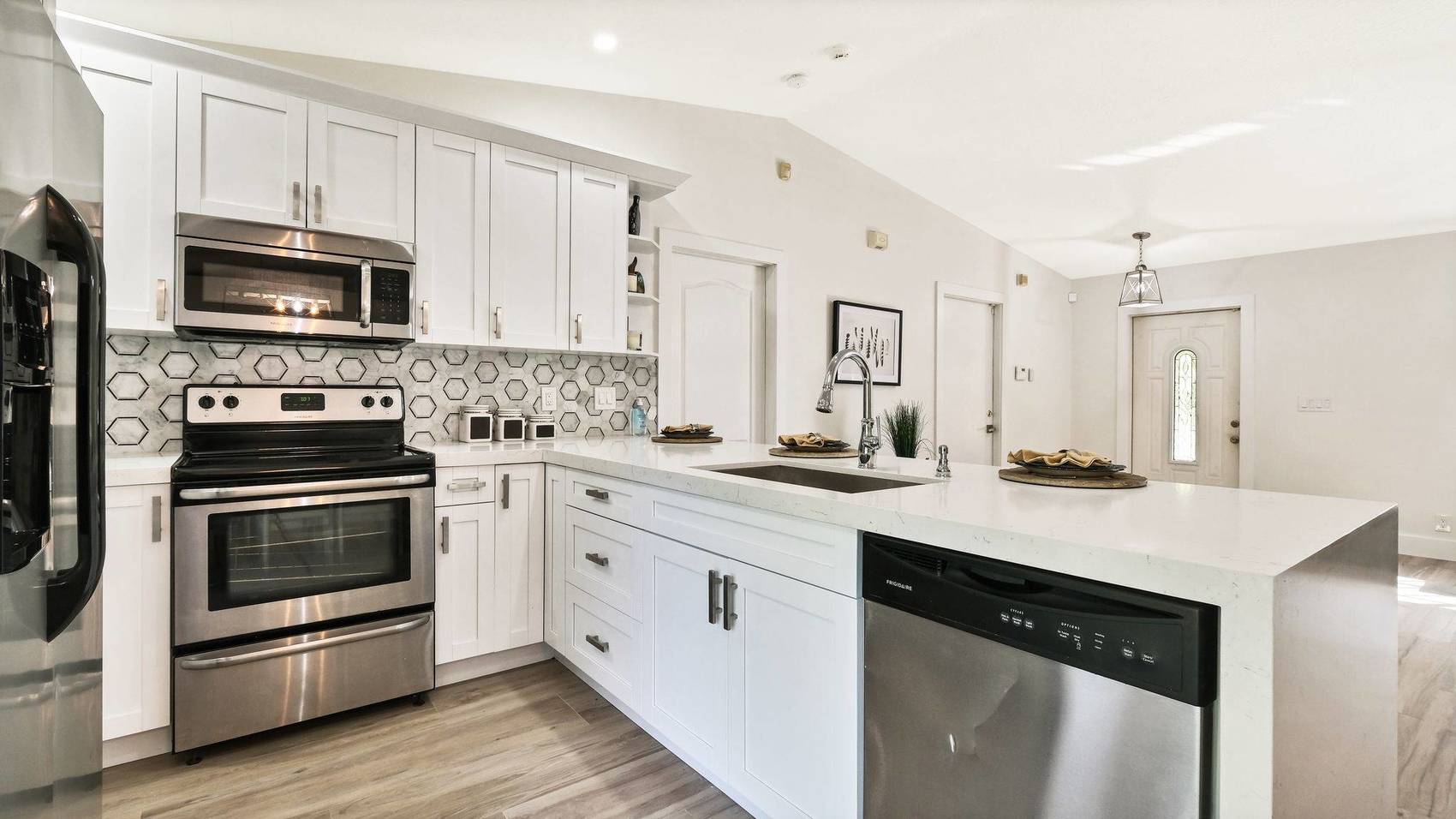 SOLD 17817 81st Lane N, Loxahatchee, FL 33470 - CONTINGENT