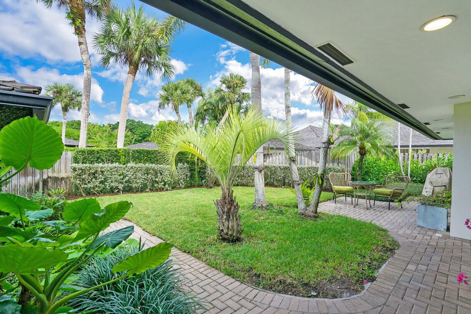 11860 Pebblewood Drive, Wellington, FL 33414